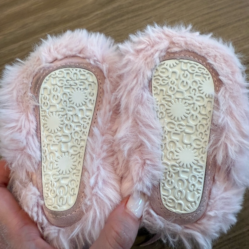 NWOT- Jesse Bow II Fluff Bootie- baby uggs booties. 0-6months - Picture 9 of 11